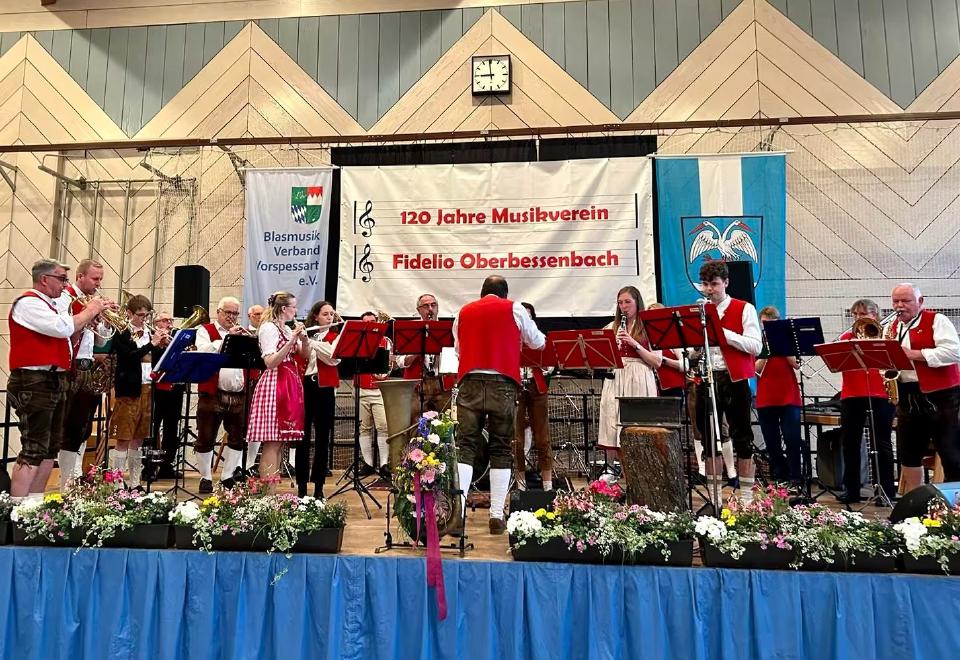 Bezirksmusikfest 120 Jahre Fidelio Oberbessenbach